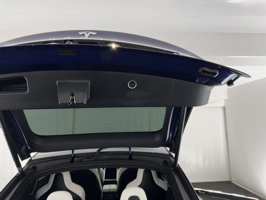 Tesla Model X – foto 13