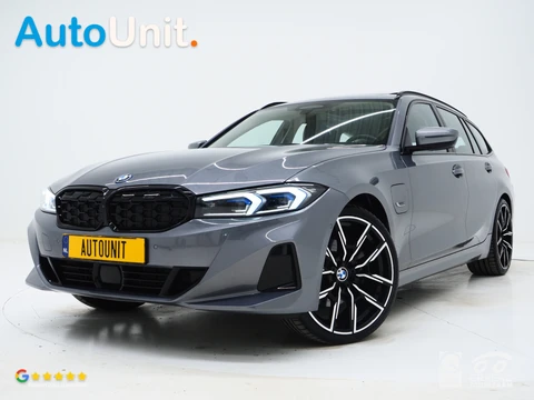 BMW 3 Serie Touring 320e xDrive LCI Shadowline | Panoramadak | LaserLED | HUD | Adaptive Cruise | 360 | Dodehoek | Carplay