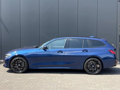 BMW 3 Serie Touring 330i Sport Line Shadow LED ACC Camera Sfeerlicht Carplay