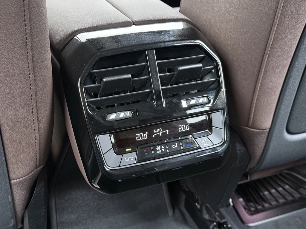 BMW iX – foto 17