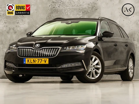 Škoda Superb Combi 1.4 TSI iV Sport 218Pk Automaat (SOH 94%, VIRTUAL COCKPIT, APPLE CARPLAY, GROOT NAVI, MEMORY SEAT, LEDER/ALCANTARA, CAMERA, STOELVERWARMING, ADAPTIVE CRUISE, ELEK ACHTERKLEP, NIEUWSTAAT)