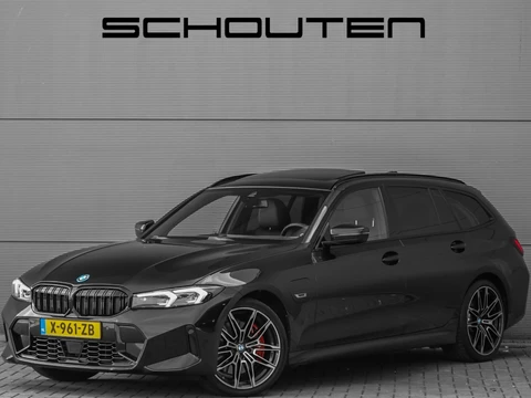 BMW 3 Serie Touring 330e M-Sport Pano ACC Trekhaak Memory 19"