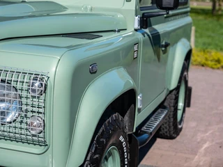 Land Rover Defender – thumbnail 7