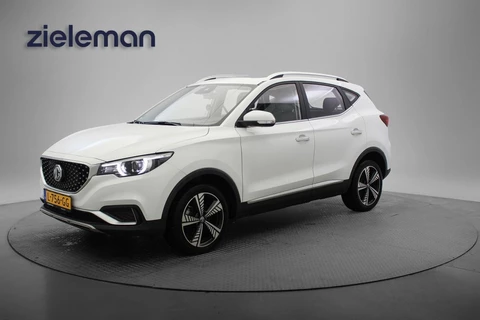 MG ZS Luxury 45 kWh - Panorama, Carplay, Leer, Camera, Stoelverw. SOH 91%