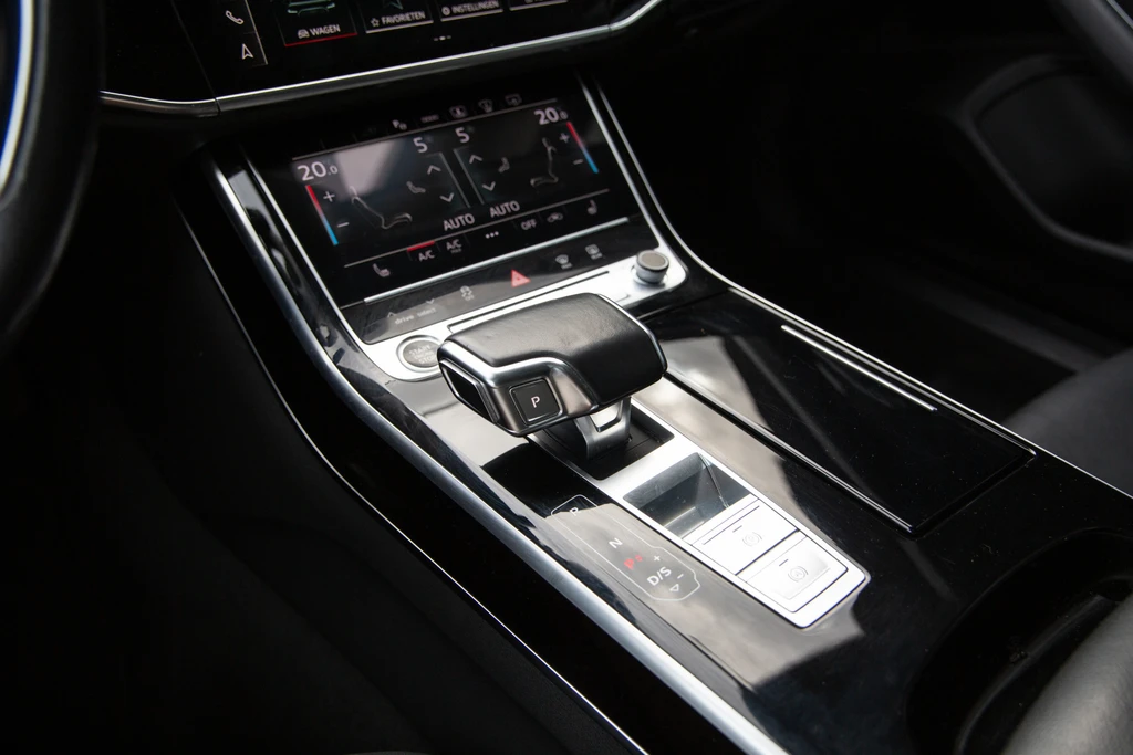 Audi A8 – foto 14