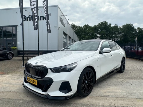 BMW 5 Serie 530e X-drive M-Sport bj2024 *Leer *Laser *NL auto *Cruise