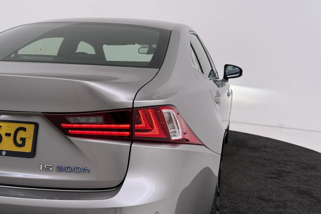 Lexus IS – foto 10