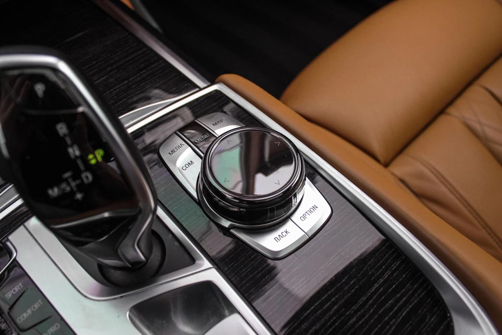BMW 7 Serie – foto 48
