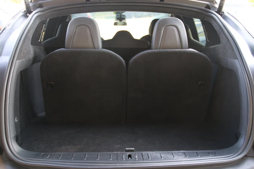 Tesla Model X – foto 16