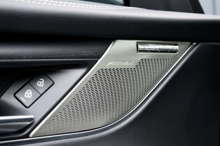Jaguar F-PACE – thumbnail 37