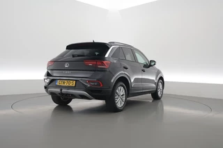 Volkswagen T-Roc – thumbnail 3