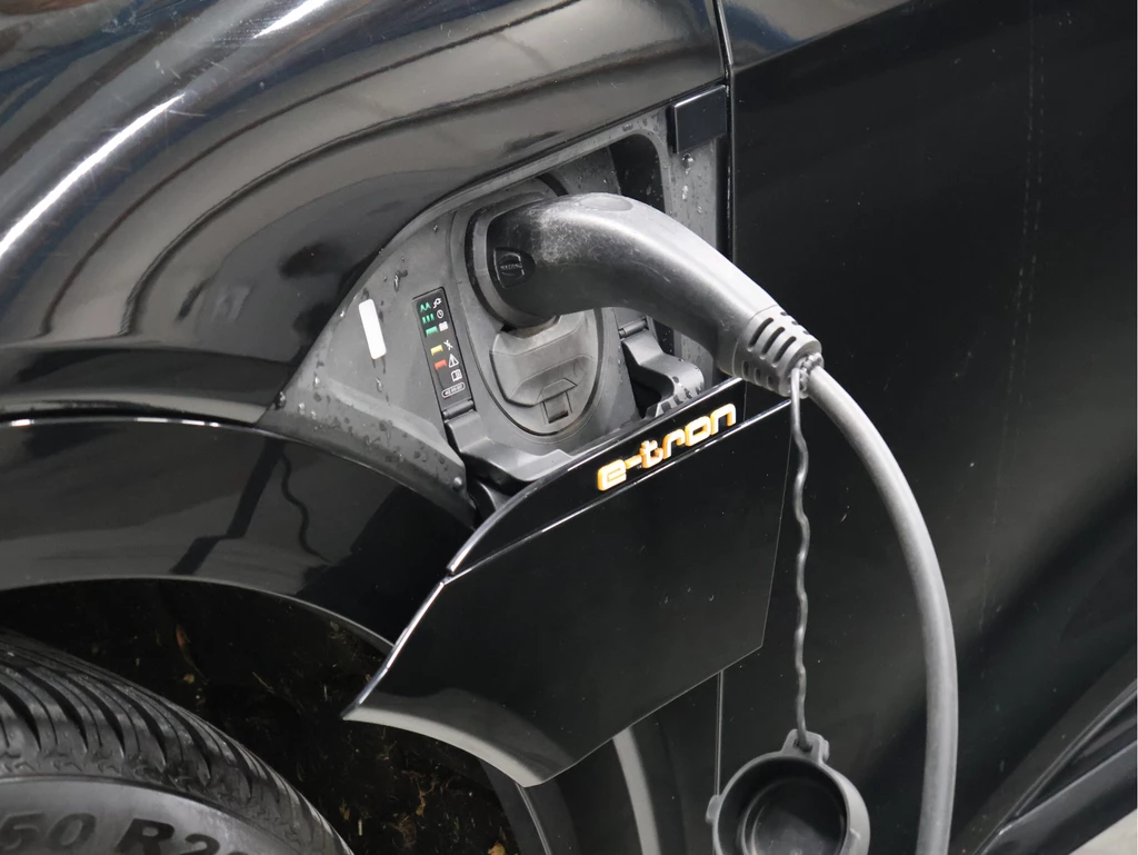 Audi e-tron – foto 12