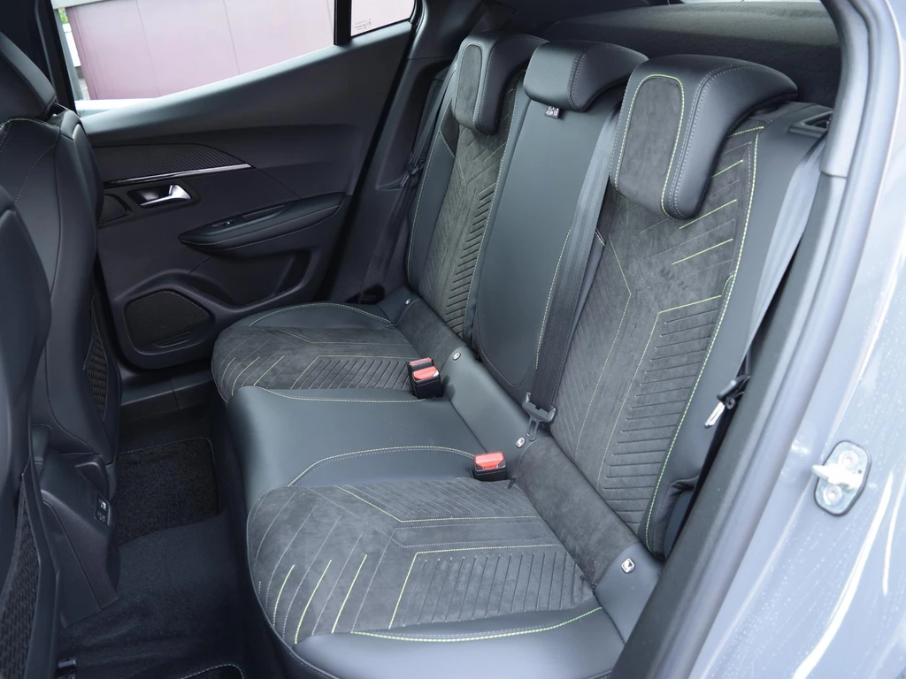 Peugeot e-2008 – foto 22