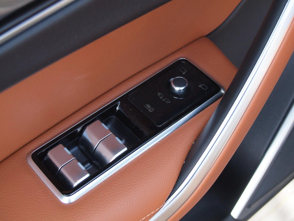 Jaguar F-PACE – foto 31