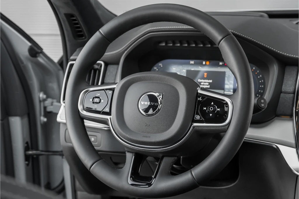 Volvo XC90 – foto 32