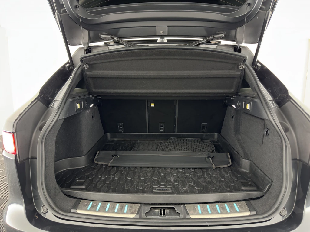 Jaguar F-PACE – foto 12