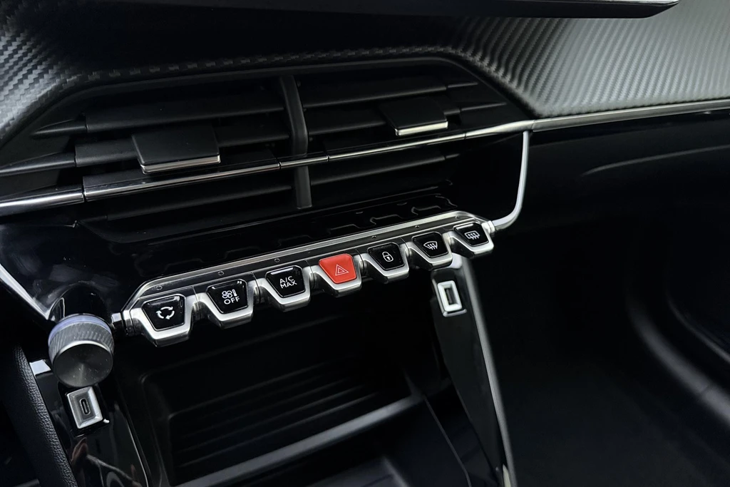 Peugeot 208 – foto 19