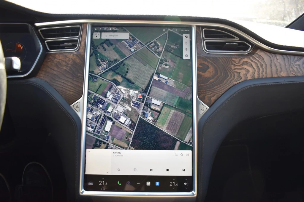 Tesla Model X – foto 24