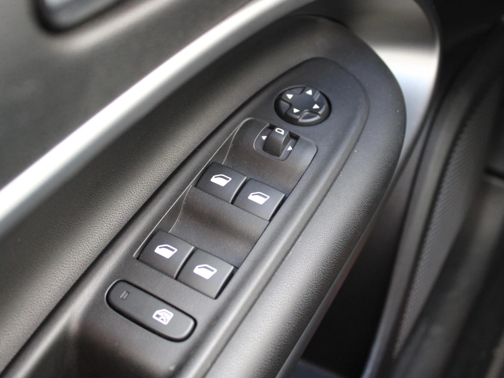 Jeep Avenger – foto 32
