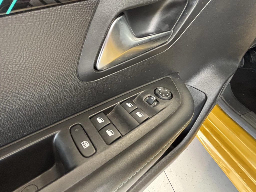 Peugeot 208 – foto 11