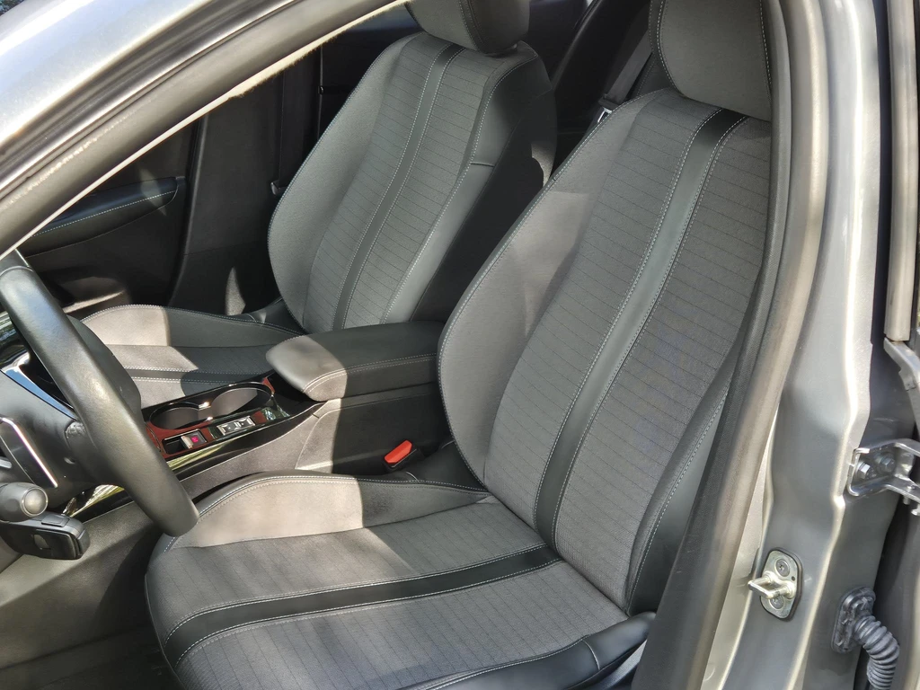 Peugeot 208 – foto 12