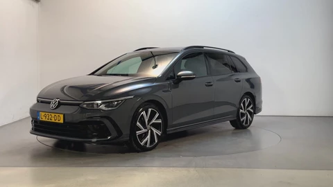 Volkswagen Golf Variant 1.5 eTSI DSG R-Line Panoramadak Camera Sfeerverlichting Trekhaak Alcantara