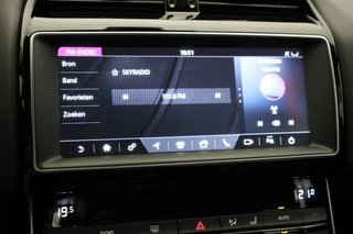 Jaguar XE – thumbnail 26
