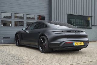 Porsche Taycan – thumbnail 2