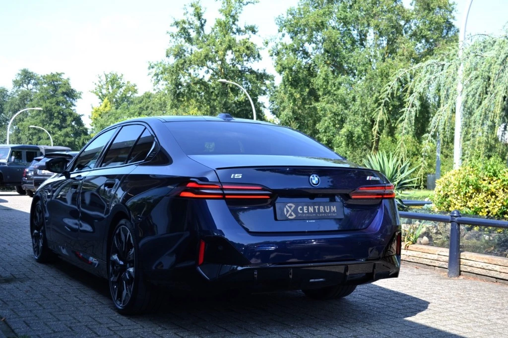 BMW i5 – foto 2