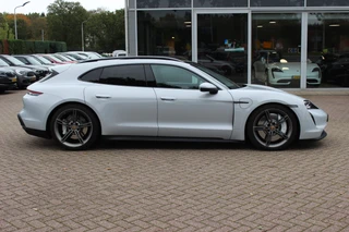 Porsche Taycan – thumbnail 6