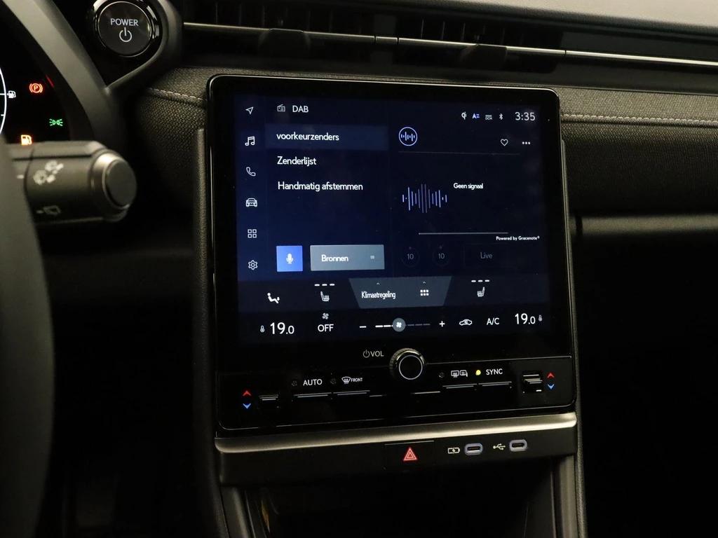 Lexus LBX – foto 35