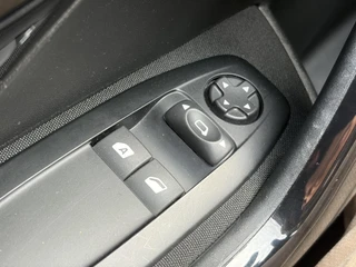 Peugeot 208 – thumbnail 25