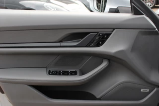 Porsche Taycan – thumbnail 34