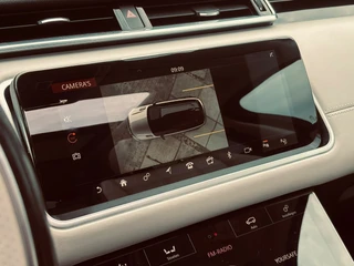 Land Rover Range Rover Velar – thumbnail 16