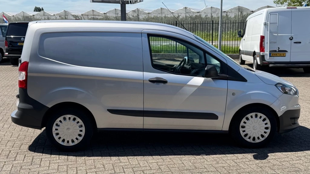 Ford Transit Courier – foto 6