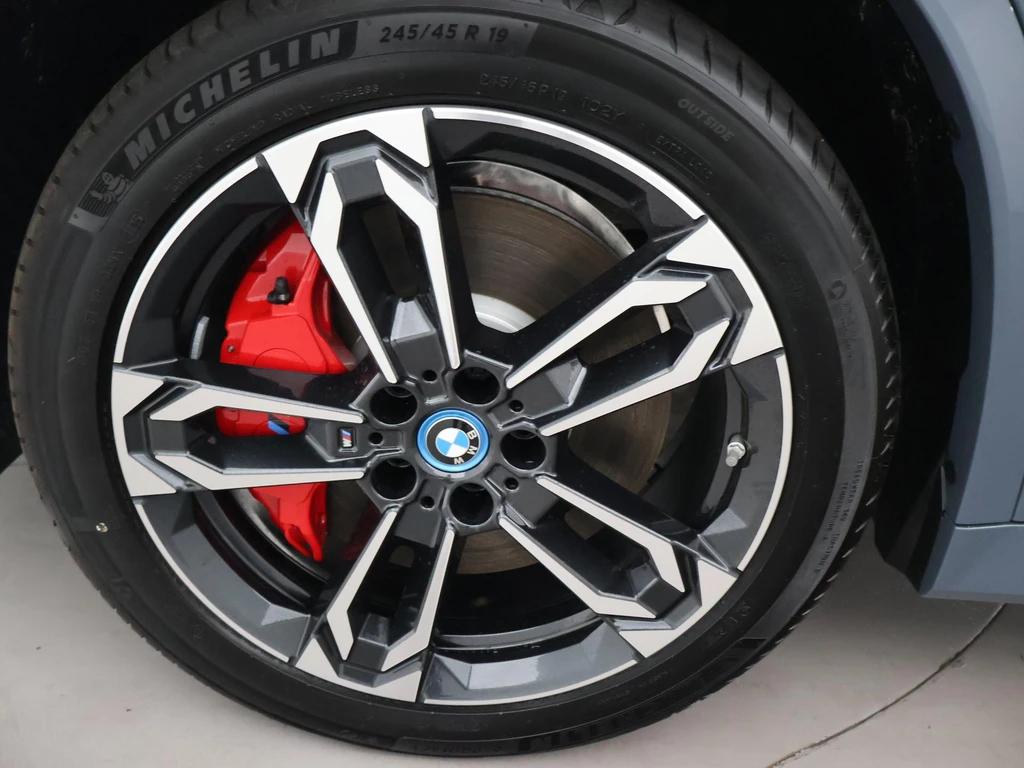 BMW iX1 – foto 14