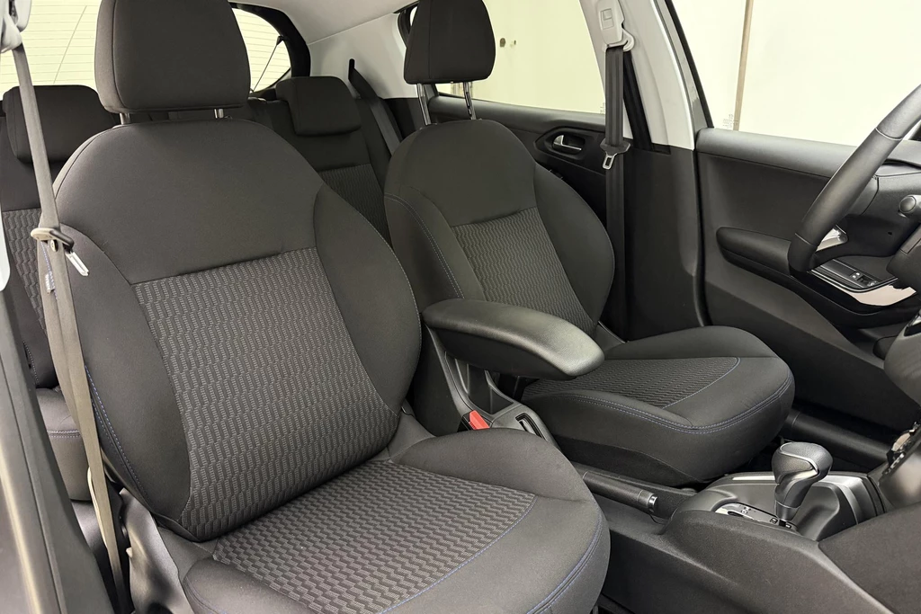 Peugeot 208 – foto 12
