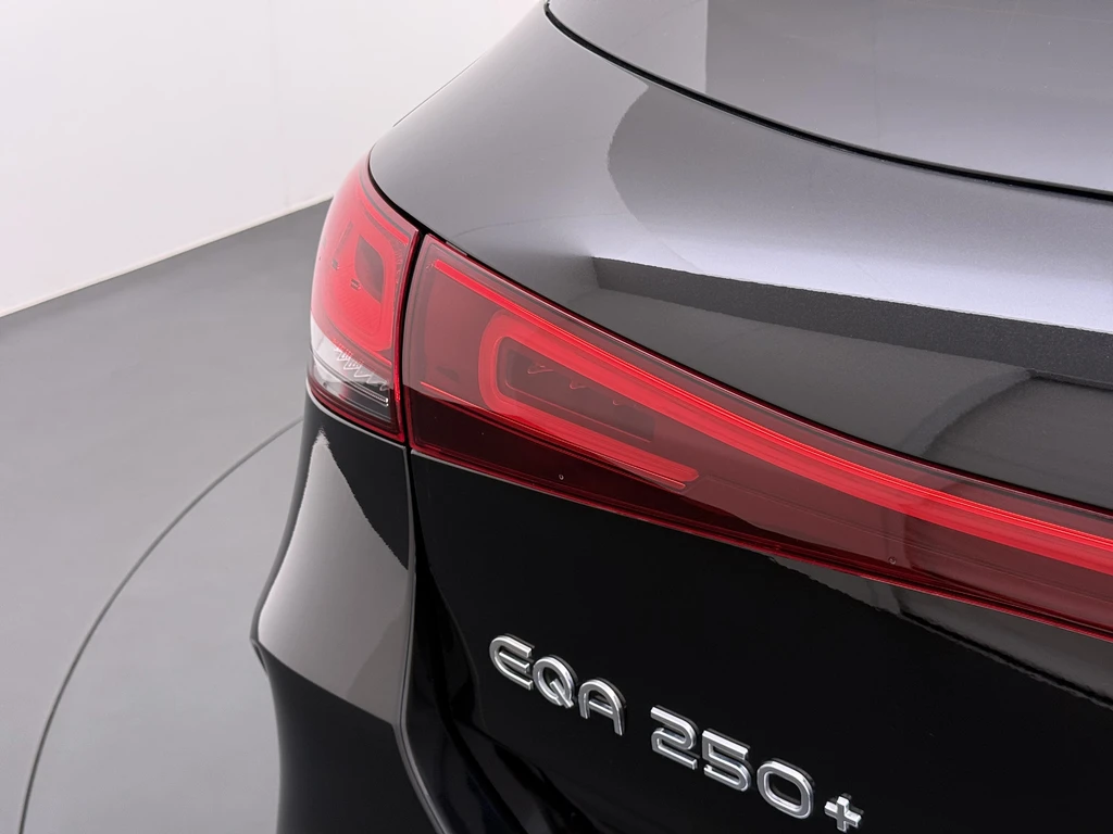 Mercedes-Benz EQA – foto 7