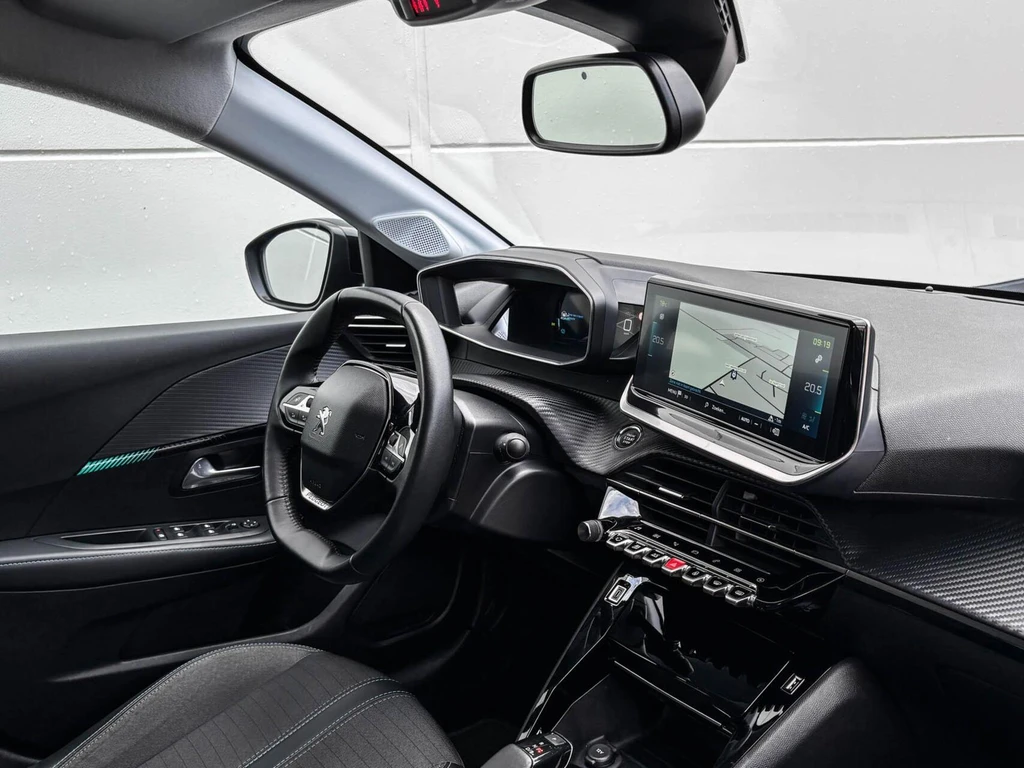 Peugeot e-208 – foto 39