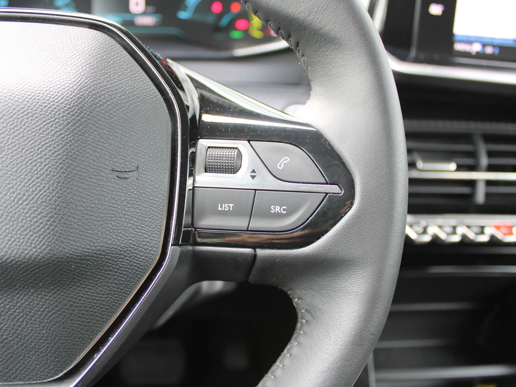 Peugeot e-2008 – foto 18