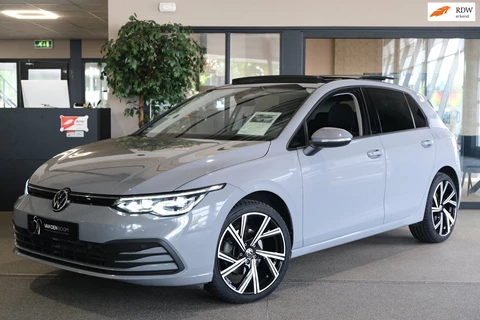Volkswagen Golf 8 1.5 eTSI Life 150PK DSG Pano IQ Led Navi ACC PDC Virtual