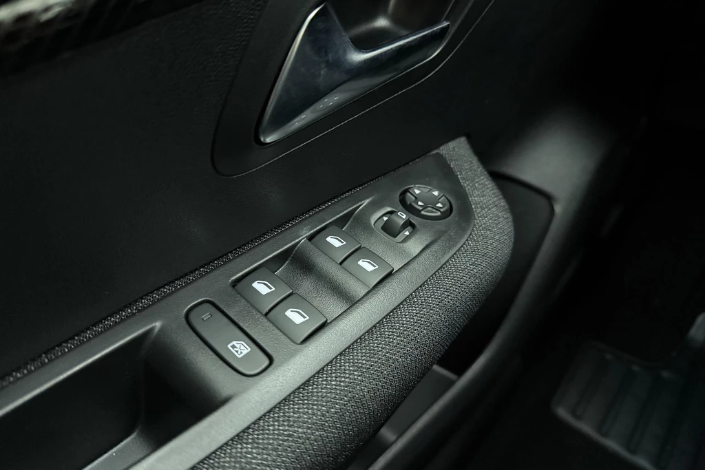 Peugeot 208 – foto 16