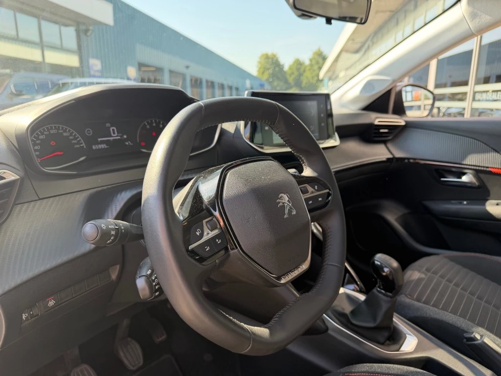 Peugeot 208 – foto 24
