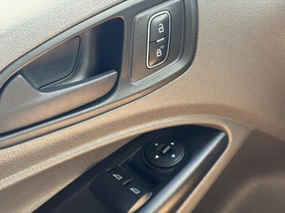 Ford Transit Connect – thumbnail 23