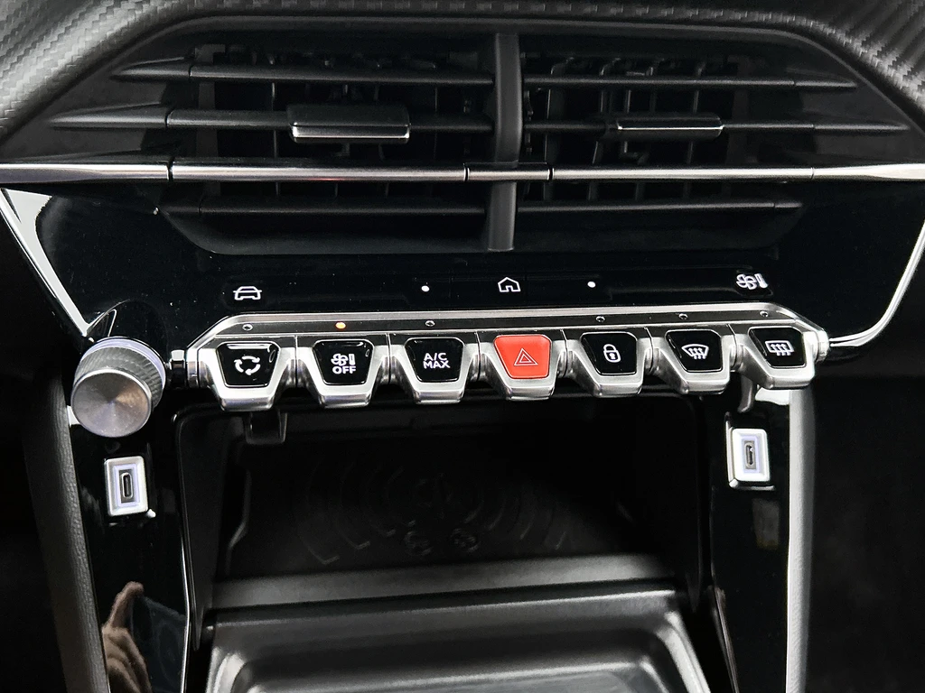 Peugeot e-2008 – foto 11