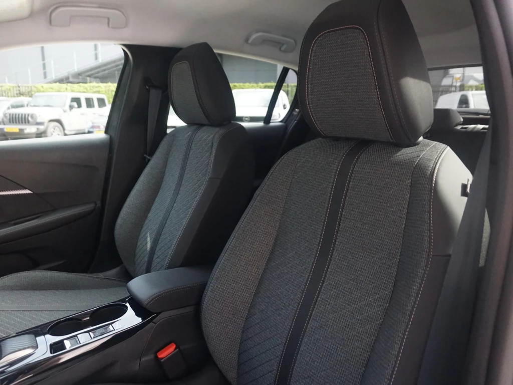 Peugeot 208 – foto 8