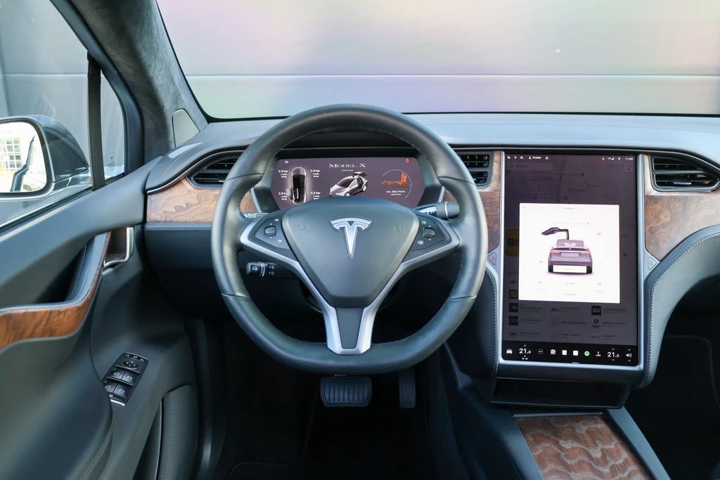 Tesla Model X – foto 24