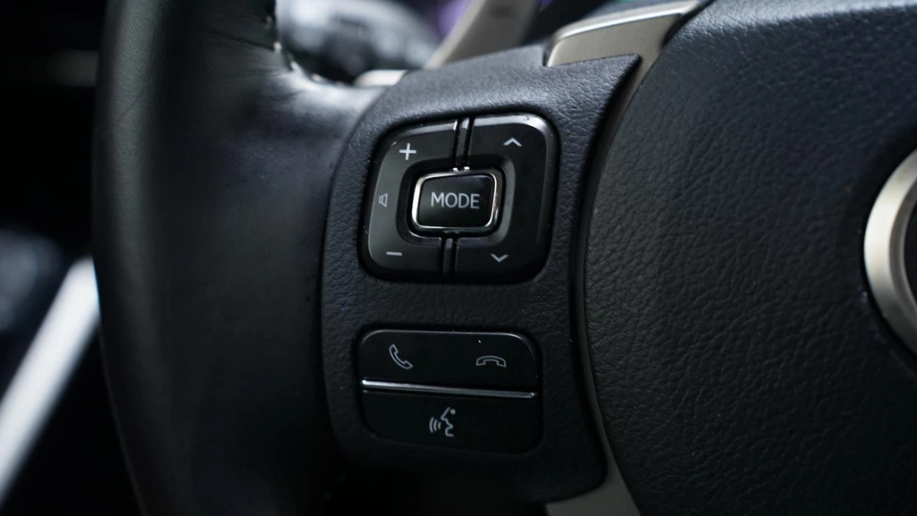 Lexus IS – foto 24