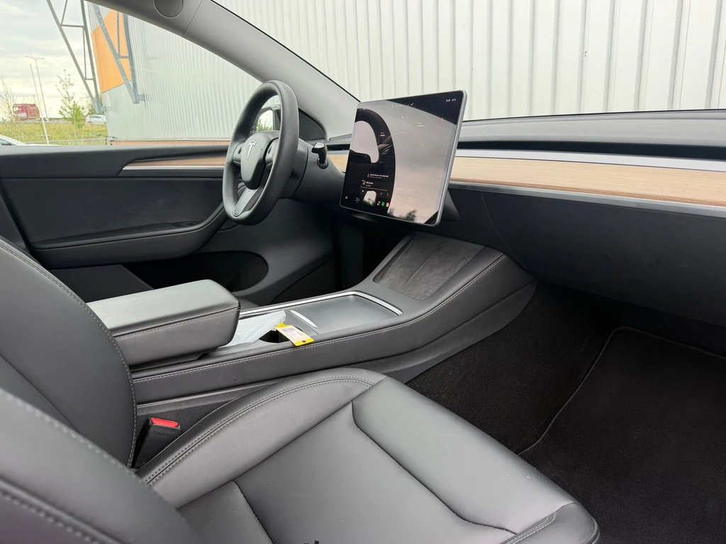 Tesla Model Y – foto 14