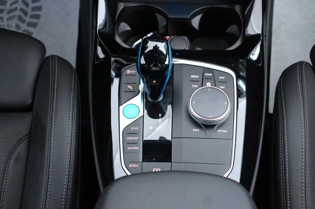 BMW iX3 – foto 6